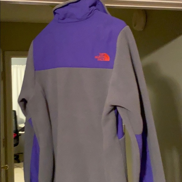 Women’s north face jacket - Picture 3 of 3